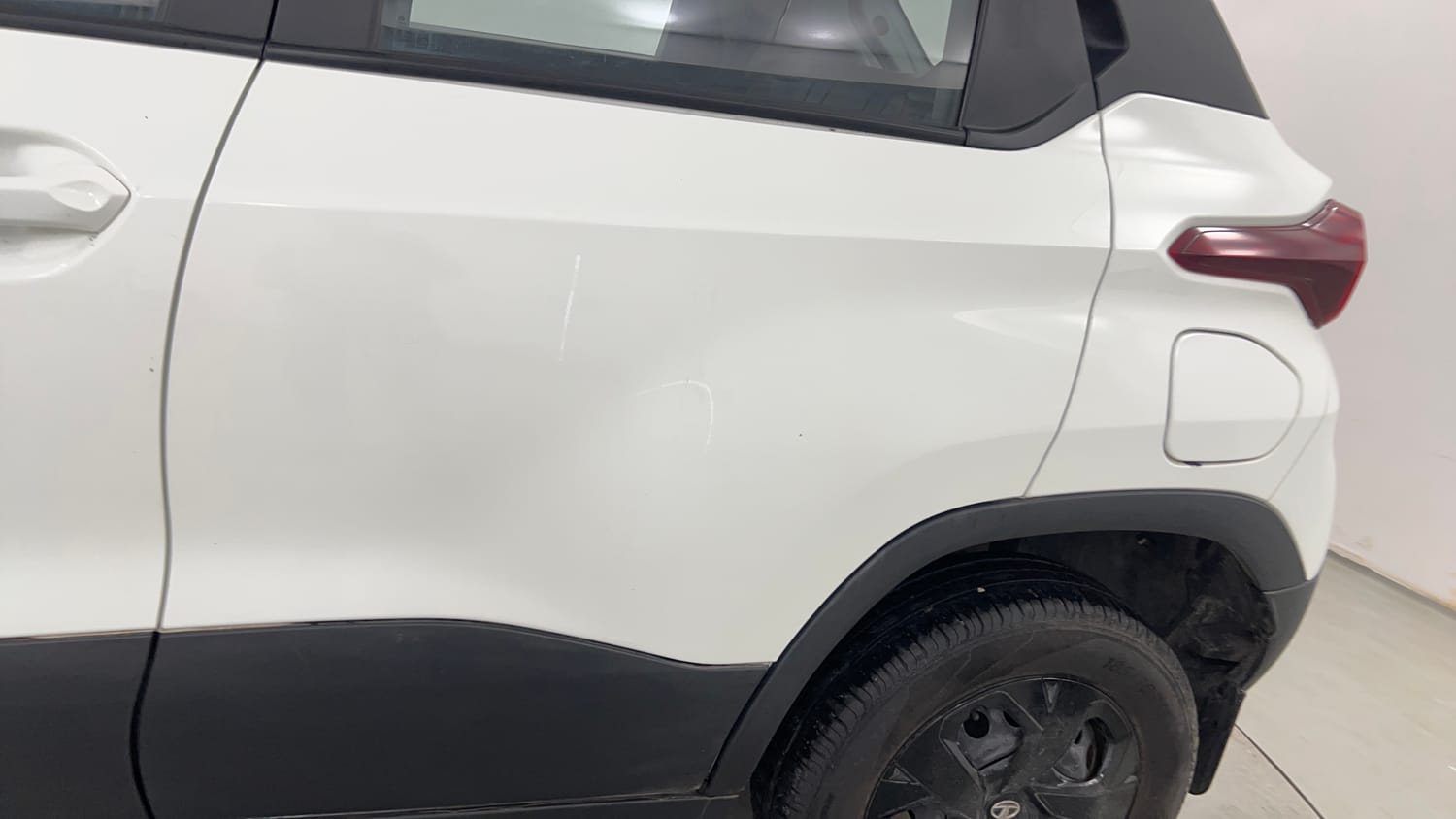 Used 2023 Tata Punch Adventure AMT Petrol Automatic dents MINOR SCRATCH