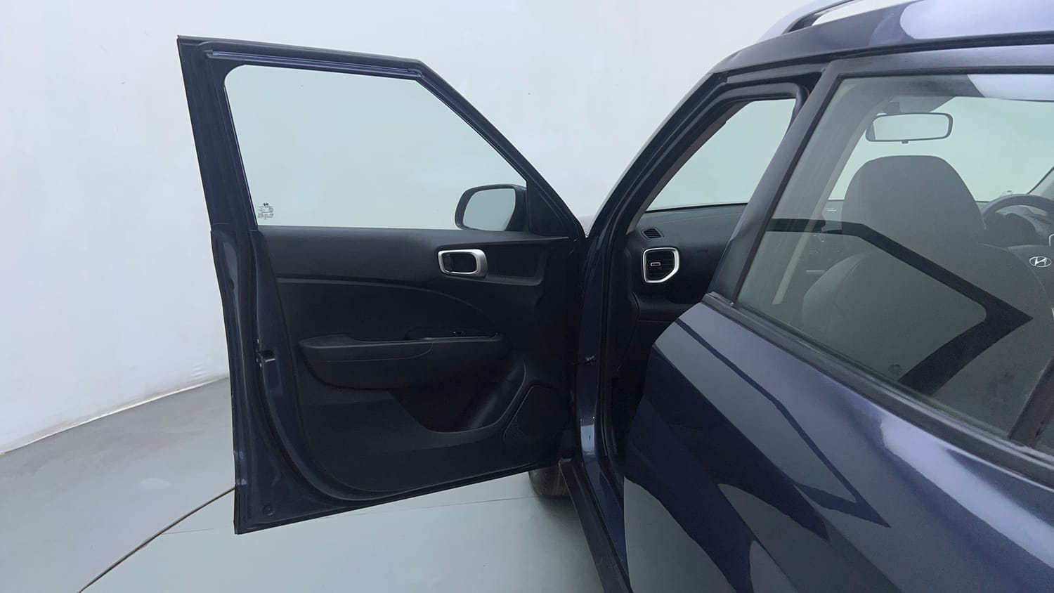 Used 2019 Hyundai Venue S 1.2 Petrol Petrol Manual interior LEFT FRONT DOOR OPEN VIEW