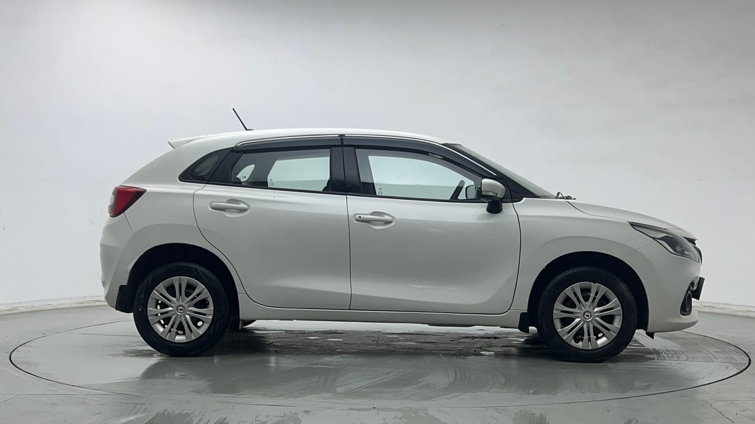 Used 2022 Maruti Suzuki Baleno Delta MT Petrol Manual exterior RIGHT SIDE VIEW