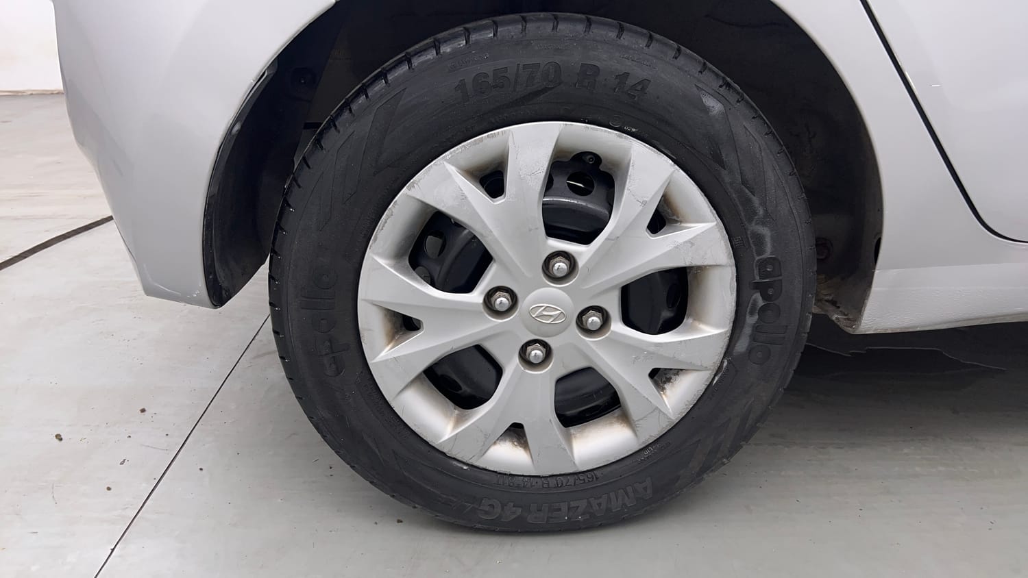 Used 2016 Hyundai Grand i10 Magna 1.2 Kappa VTVT Petrol Manual tyres RIGHT REAR TYRE RIM VIEW