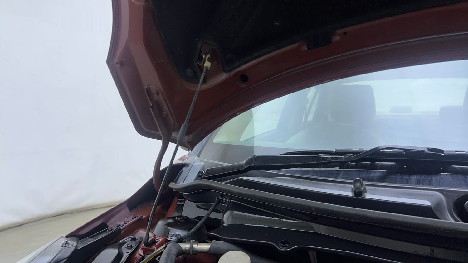 Used 2017 Maruti Suzuki Swift Dzire VDI Diesel Manual engine ENGINE RIGHT SIDE HINGE & APRON VIEW