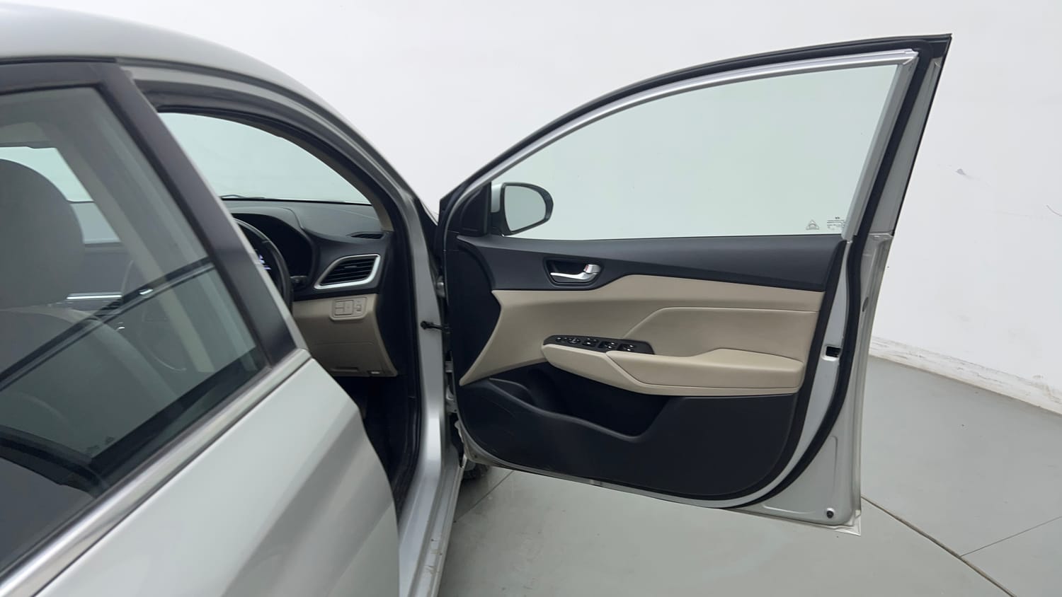 Used 2017 Hyundai Verna SX (O) 1.6 VTVT AT Petrol Automatic interior RIGHT FRONT DOOR OPEN VIEW
