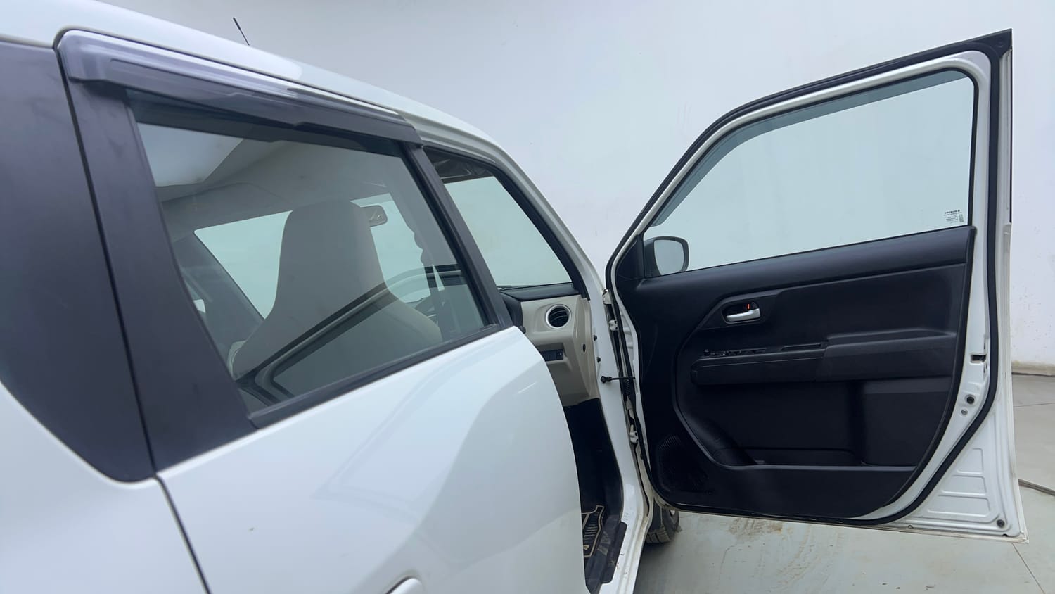 Used 2020 Maruti Suzuki Wagon R ZXi 1.2 Petrol Manual interior RIGHT FRONT DOOR OPEN VIEW