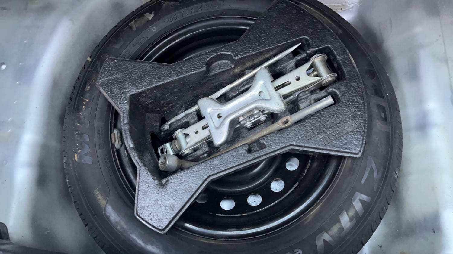 Used 2019 Maruti Suzuki Celerio X Vxi AMT Petrol Automatic tyres SPARE TYRE VIEW