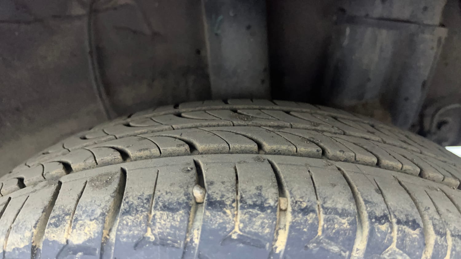 Used 2017 Hyundai Grand i10 Asta 1.1 CRDi Diesel Manual tyres LEFT REAR TYRE TREAD VIEW