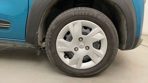 Used 2024 Renault Kwid RXT 1.0L Petrol Manual tyres RIGHT FRONT TYRE RIM VIEW