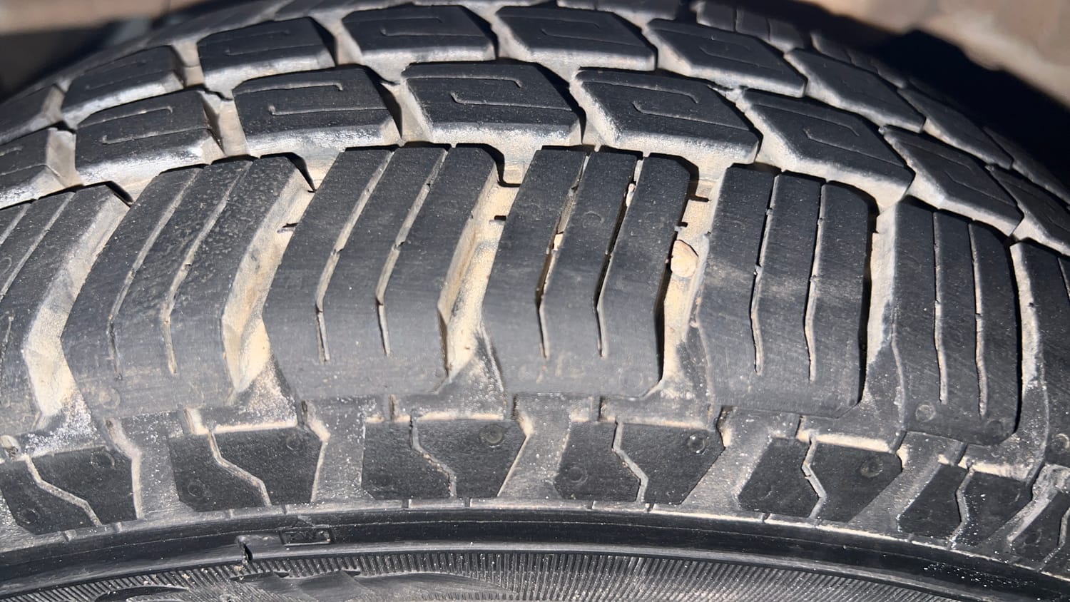 Used 2018 Hyundai Eon Era + Petrol Manual tyres RIGHT REAR TYRE TREAD VIEW