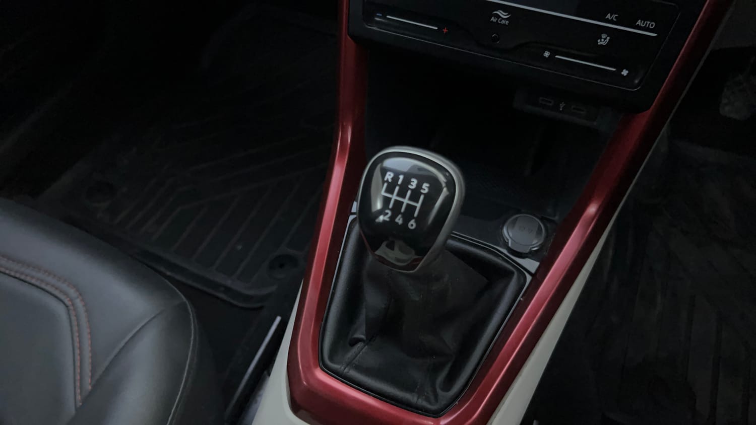 Used 2022 Volkswagen Taigun GT 1.5 TSI MT Petrol Manual interior GEAR  KNOB VIEW