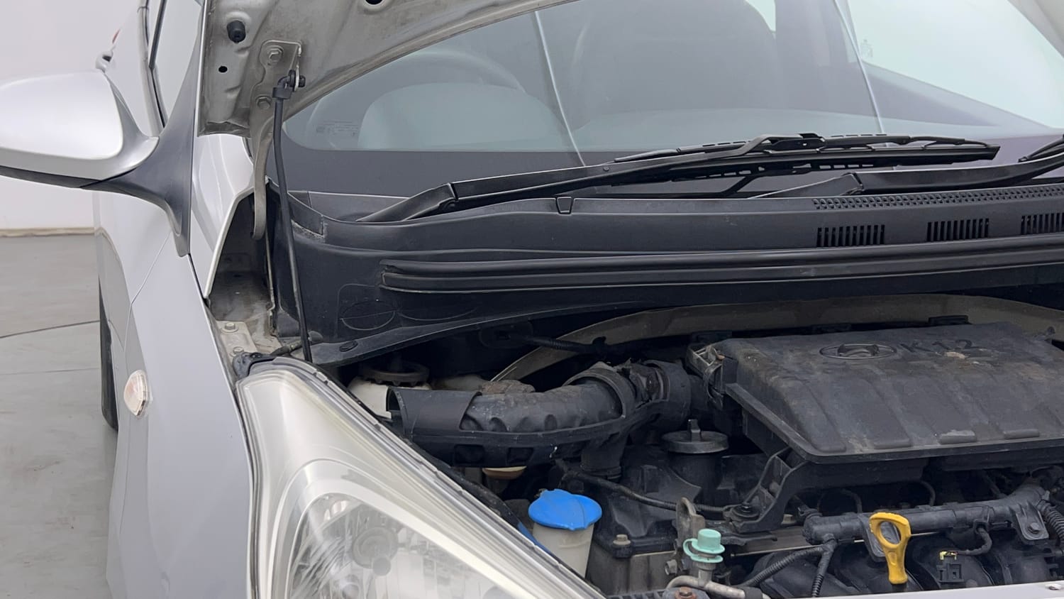 Used 2016 Hyundai Grand i10 Magna 1.2 Kappa VTVT Petrol Manual engine ENGINE RIGHT SIDE HINGE & APRON VIEW