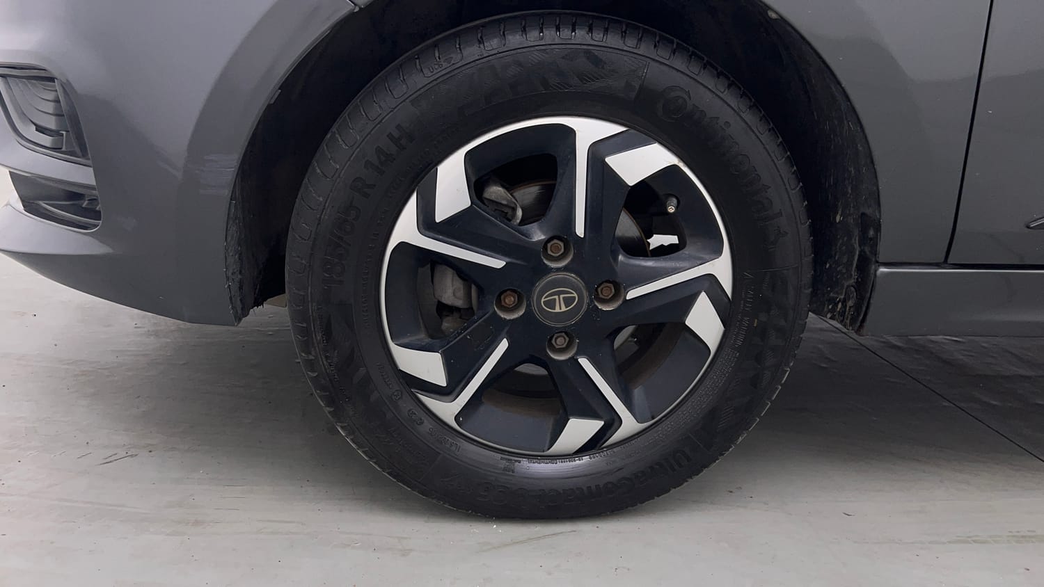 Used 2020 Tata Tiago XT Petrol Manual tyres LEFT FRONT TYRE RIM VIEW