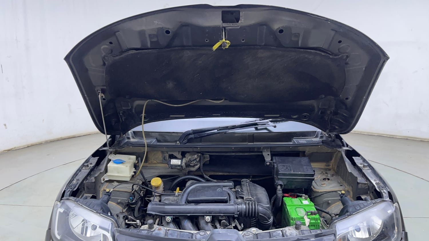 Used 2015 Renault Kwid RXT Petrol Manual engine ENGINE & BONNET OPEN FRONT VIEW