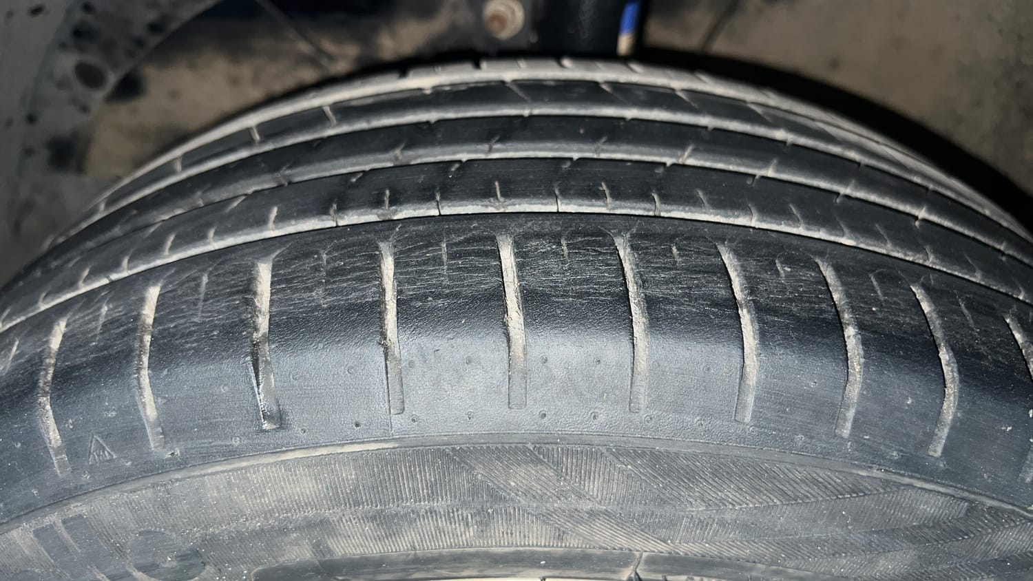 Used 2018 Maruti Suzuki Baleno Alpha 1.2 Petrol Manual tyres LEFT FRONT TYRE TREAD VIEW