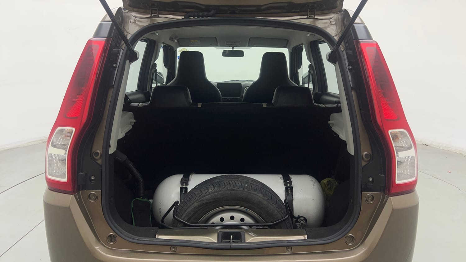 Used 2022 Maruti Suzuki Wagon R LXI 1.0 CNG Cng Manual interior DICKY INSIDE VIEW