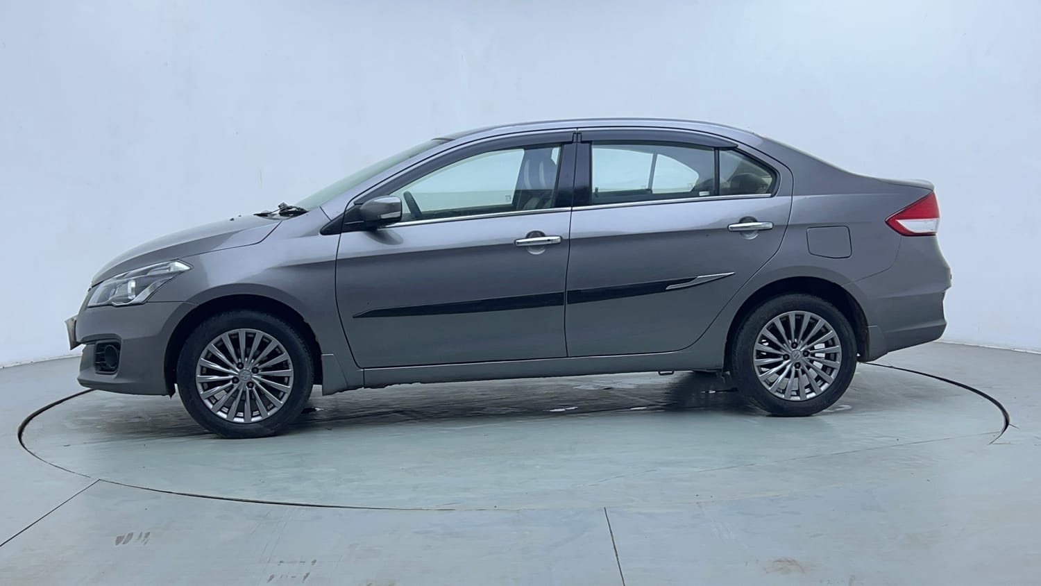 Used 2017 Maruti Suzuki Ciaz ZXI+ Petrol Manual exterior LEFT SIDE VIEW