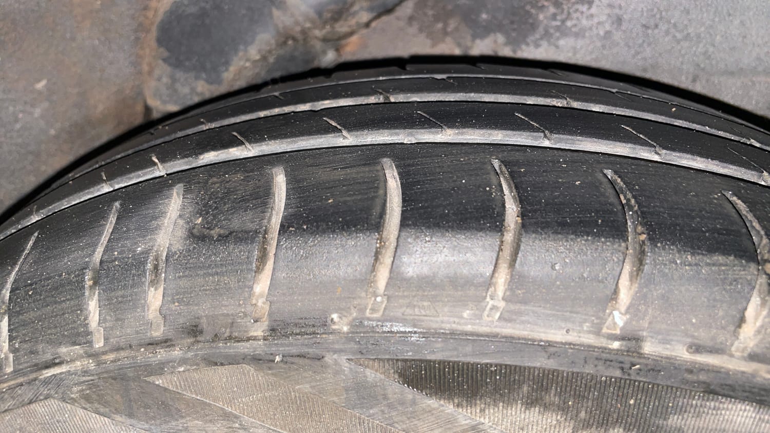 Used 2013 Hyundai i10 Magna 1.2 Kappa2 Petrol Manual tyres LEFT REAR TYRE TREAD VIEW