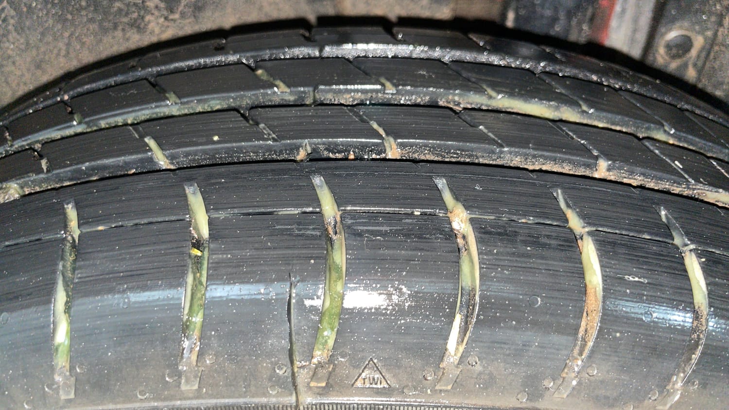 Used 2015 Maruti Suzuki Swift VXi Petrol Manual tyres LEFT REAR TYRE TREAD VIEW