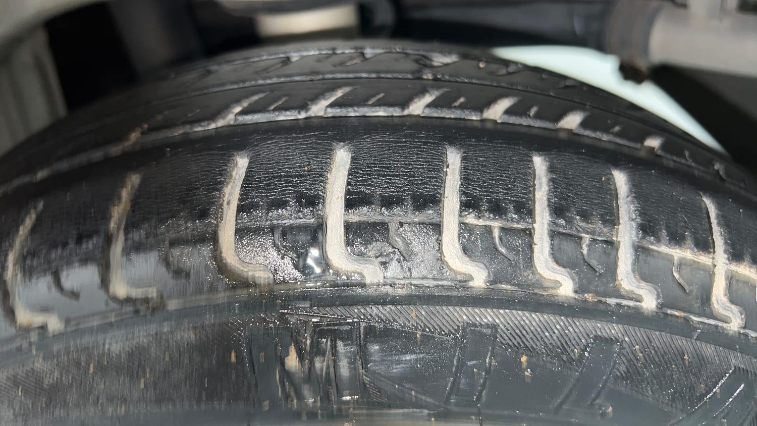 Used 2013 Maruti Suzuki Alto K10 LXi Petrol Manual tyres LEFT REAR TYRE TREAD VIEW