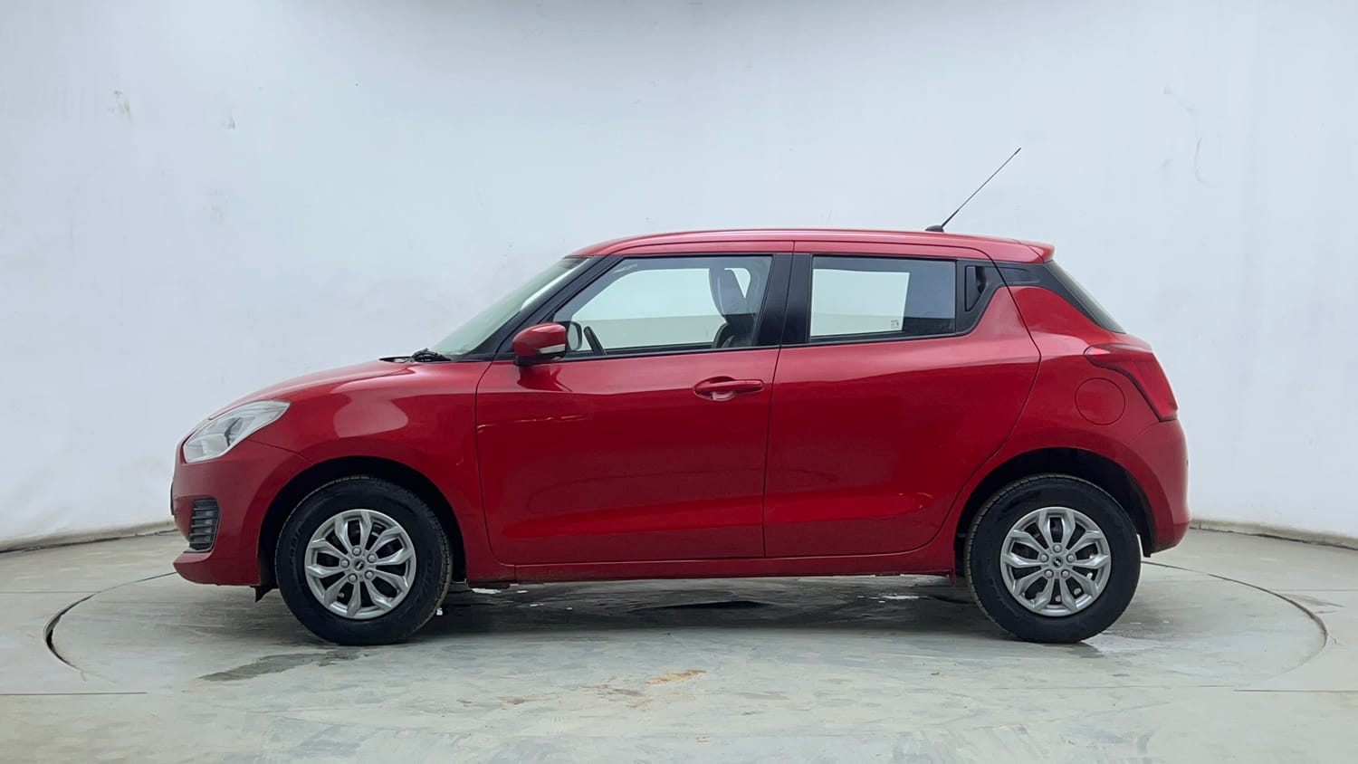 Used 2019 Maruti Suzuki Swift VDi Diesel Manual exterior LEFT SIDE VIEW