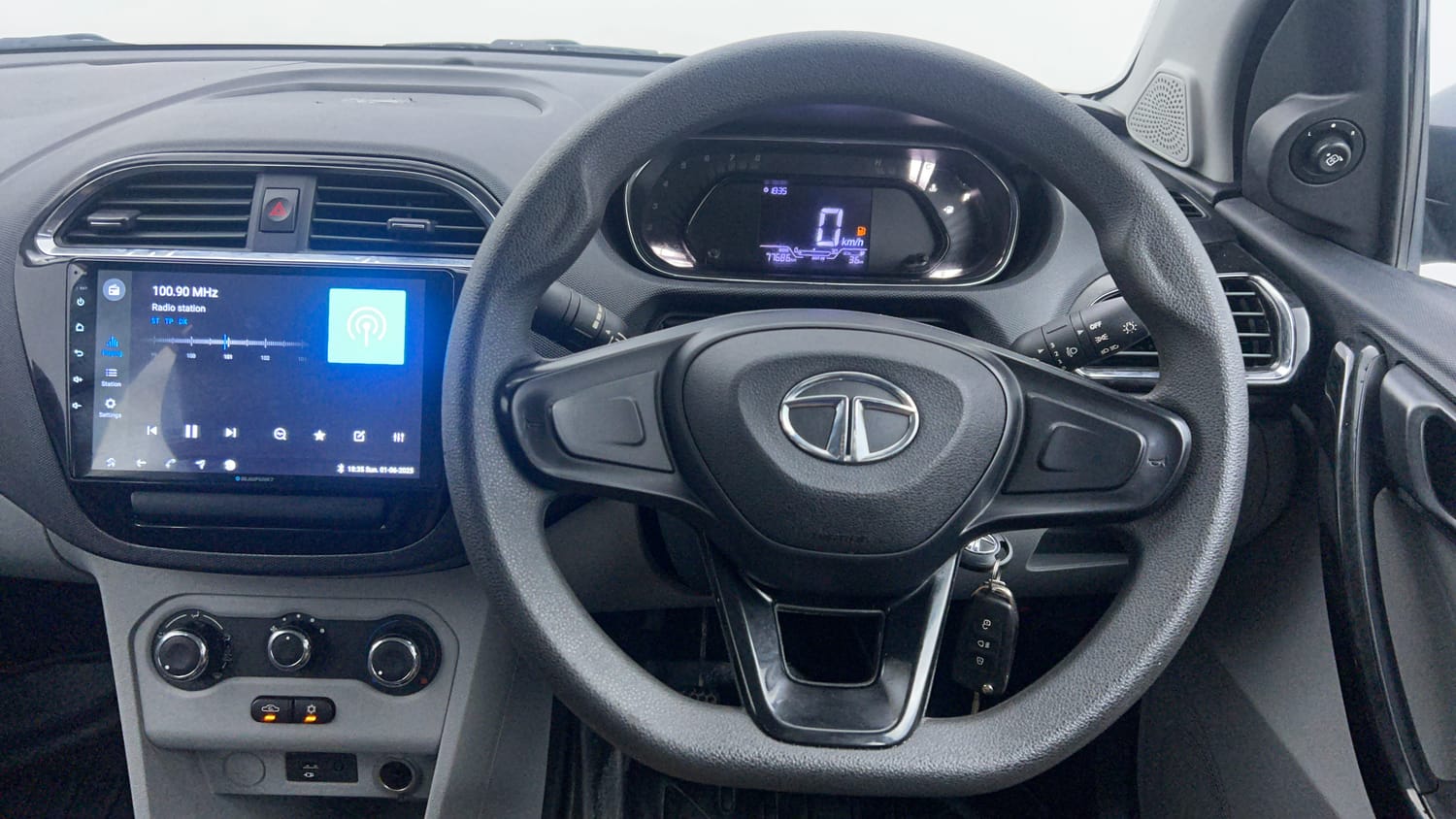 Used 2020 Tata Tiago XT Petrol Manual interior STEERING VIEW