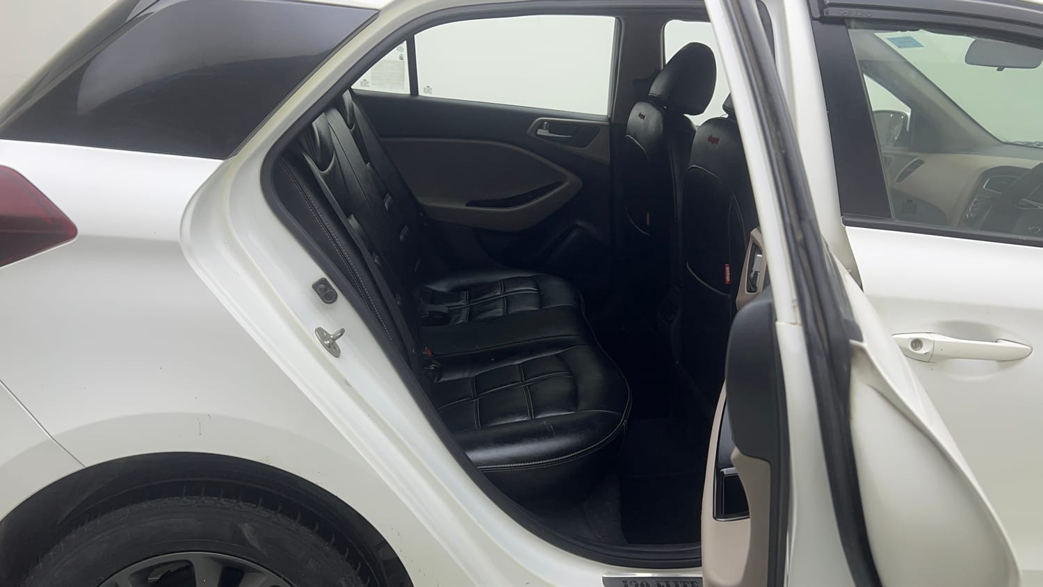 Used 2019 Hyundai Elite i20 Sportz Plus 1.2 Petrol Manual interior RIGHT SIDE REAR DOOR CABIN VIEW