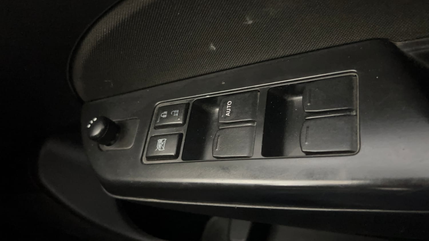 Used 2013 Maruti Suzuki Swift VXi Petrol Manual top_features Power windows