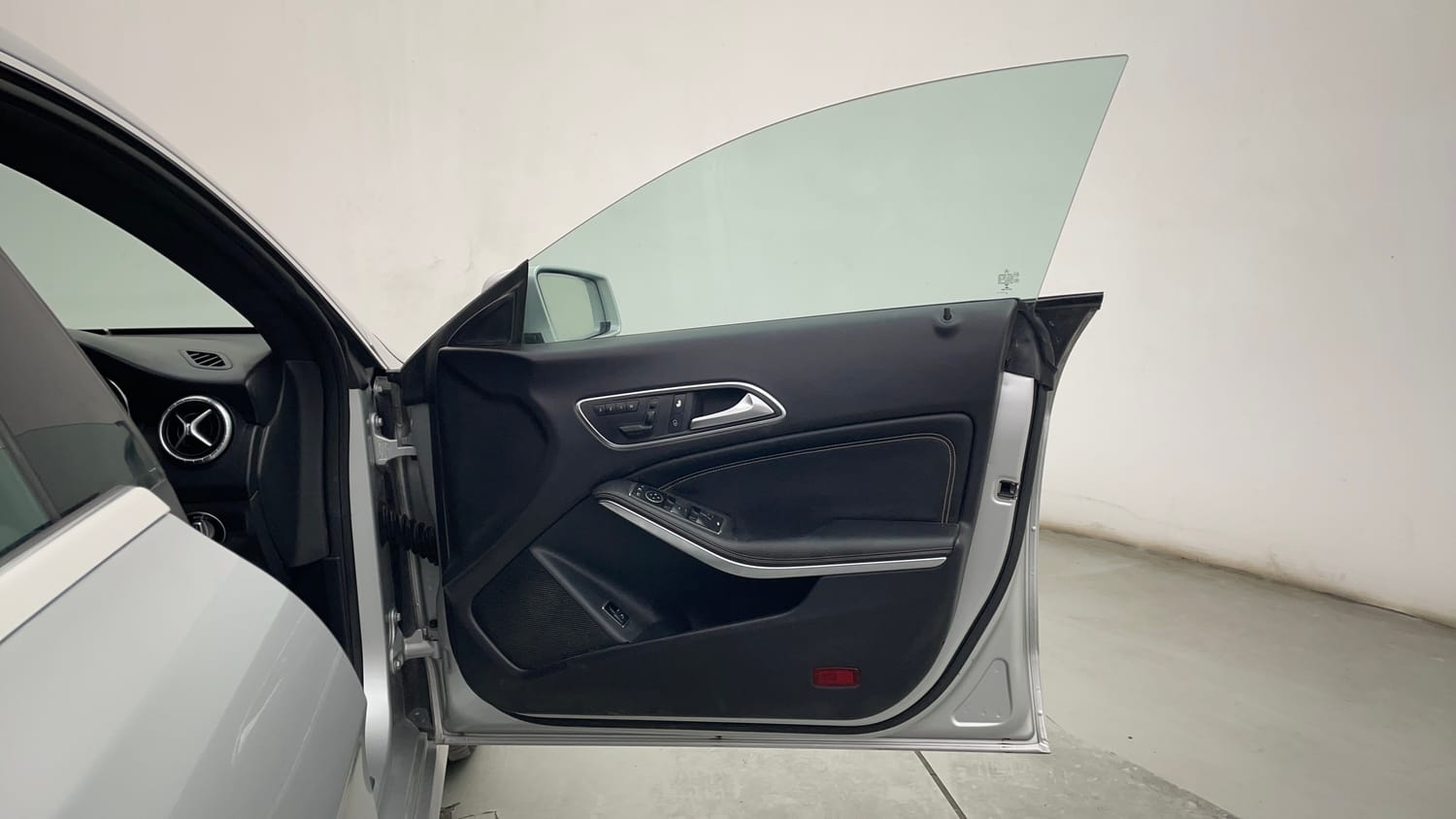 Used 2016 Mercedes-Benz CLA 200 CDI Sport Diesel Automatic interior RIGHT FRONT DOOR OPEN VIEW