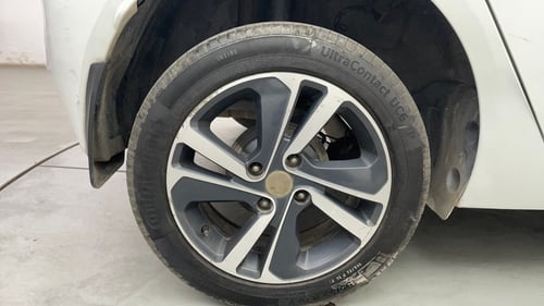 Used 2023 Tata Altroz XZ Plus Diesel Diesel Manual tyres RIGHT REAR TYRE RIM VIEW