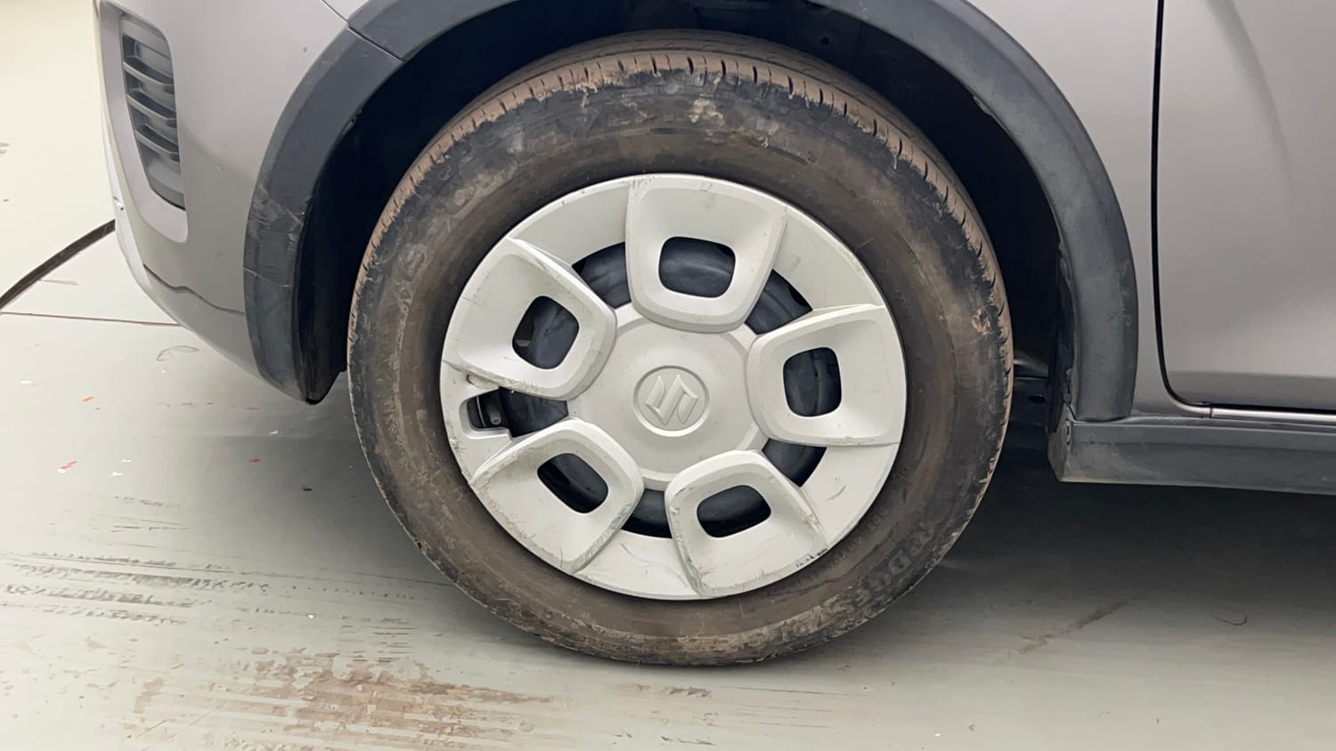 Used 2022 Maruti Suzuki Ignis Delta 1.2 MT Petrol Manual tyres LEFT FRONT TYRE RIM VIEW