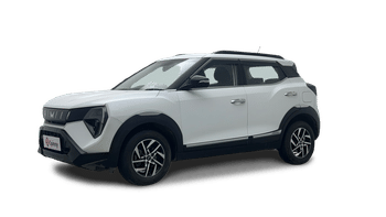 Used 2025 Mahindra XUV 3XO AX5 1.2 Petrol Petrol Manual Image
