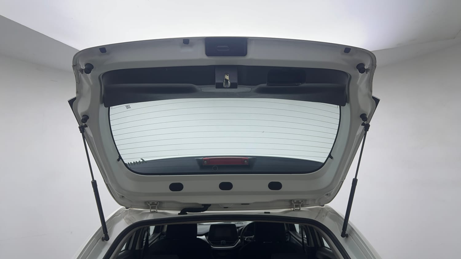 Used 2022 Maruti Suzuki Baleno Delta MT Petrol Manual interior DICKY DOOR OPEN VIEW