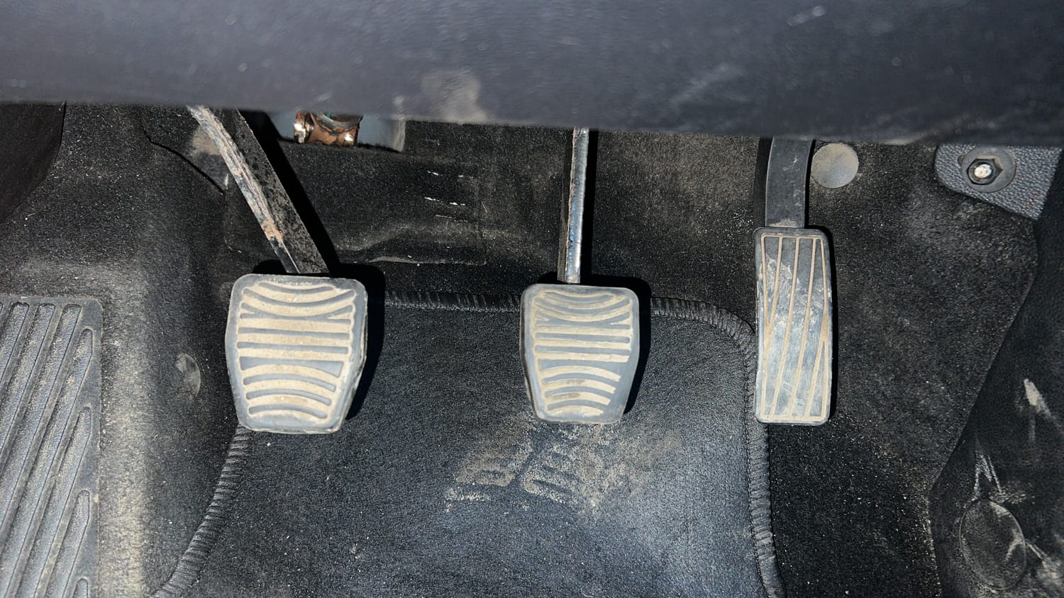 Used 2022 Mahindra XUV700 AX 5 Petrol MT 7 STR Petrol Manual interior PEDALS VIEW