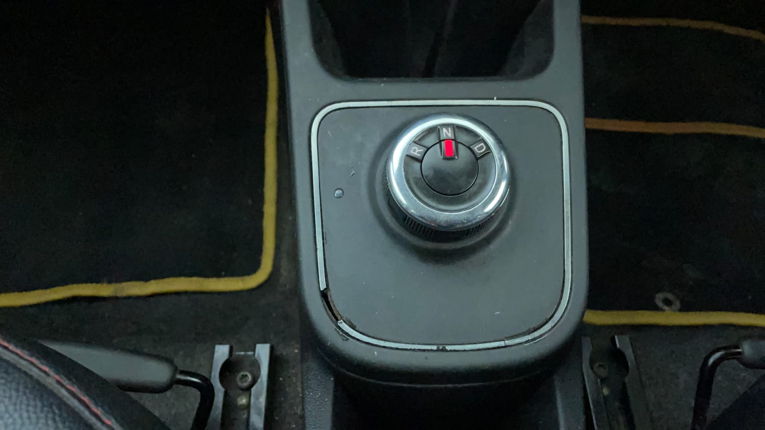 Used 2023 Renault Kwid RXT 1.0 AMT Petrol Automatic interior GEAR  KNOB VIEW
