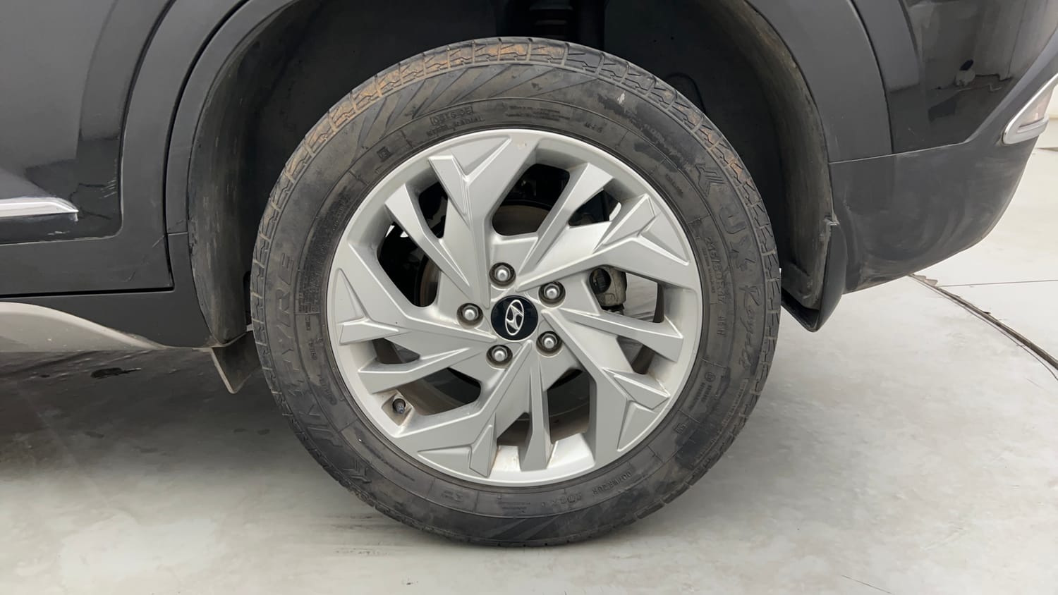 Used 2022 Hyundai Creta SX 1.5 Petrol Executive Petrol Manual tyres LEFT REAR TYRE RIM VIEW