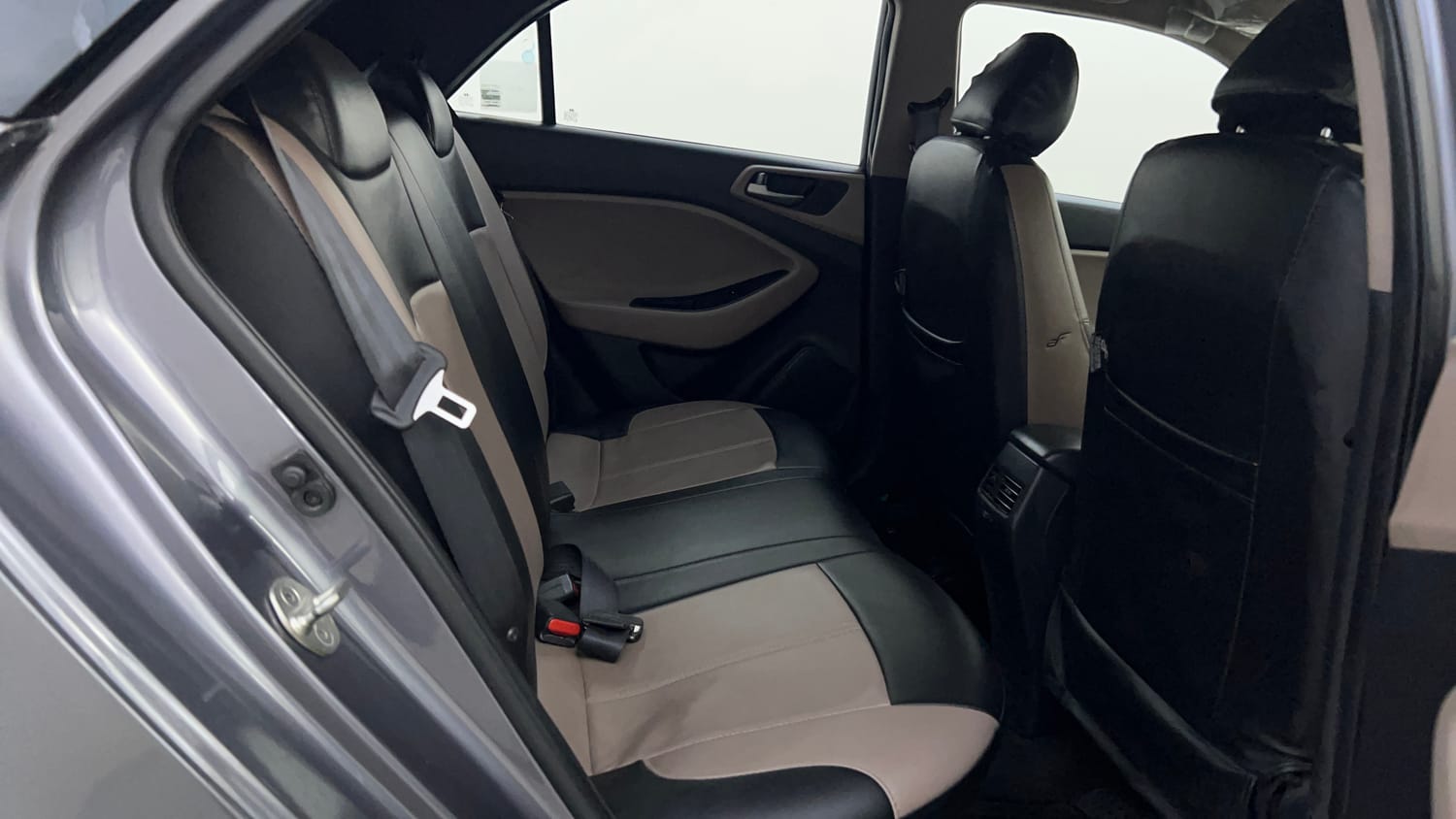 Used 2018 Hyundai Elite i20 Sportz 1.2 Petrol Manual interior RIGHT SIDE REAR DOOR CABIN VIEW