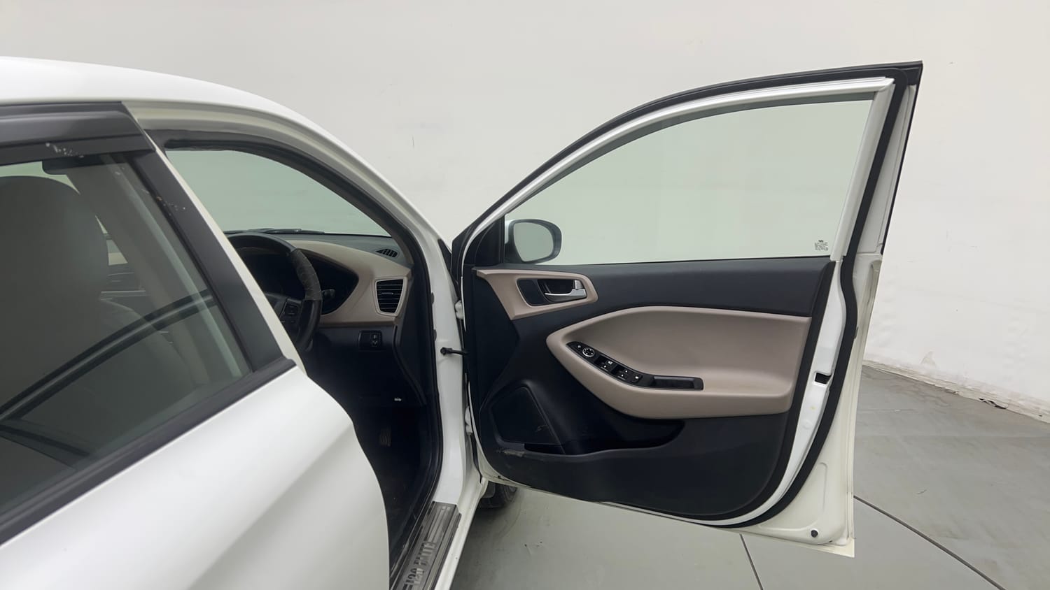Used 2019 Hyundai Elite i20 Sportz Plus 1.2 Petrol Manual interior RIGHT FRONT DOOR OPEN VIEW