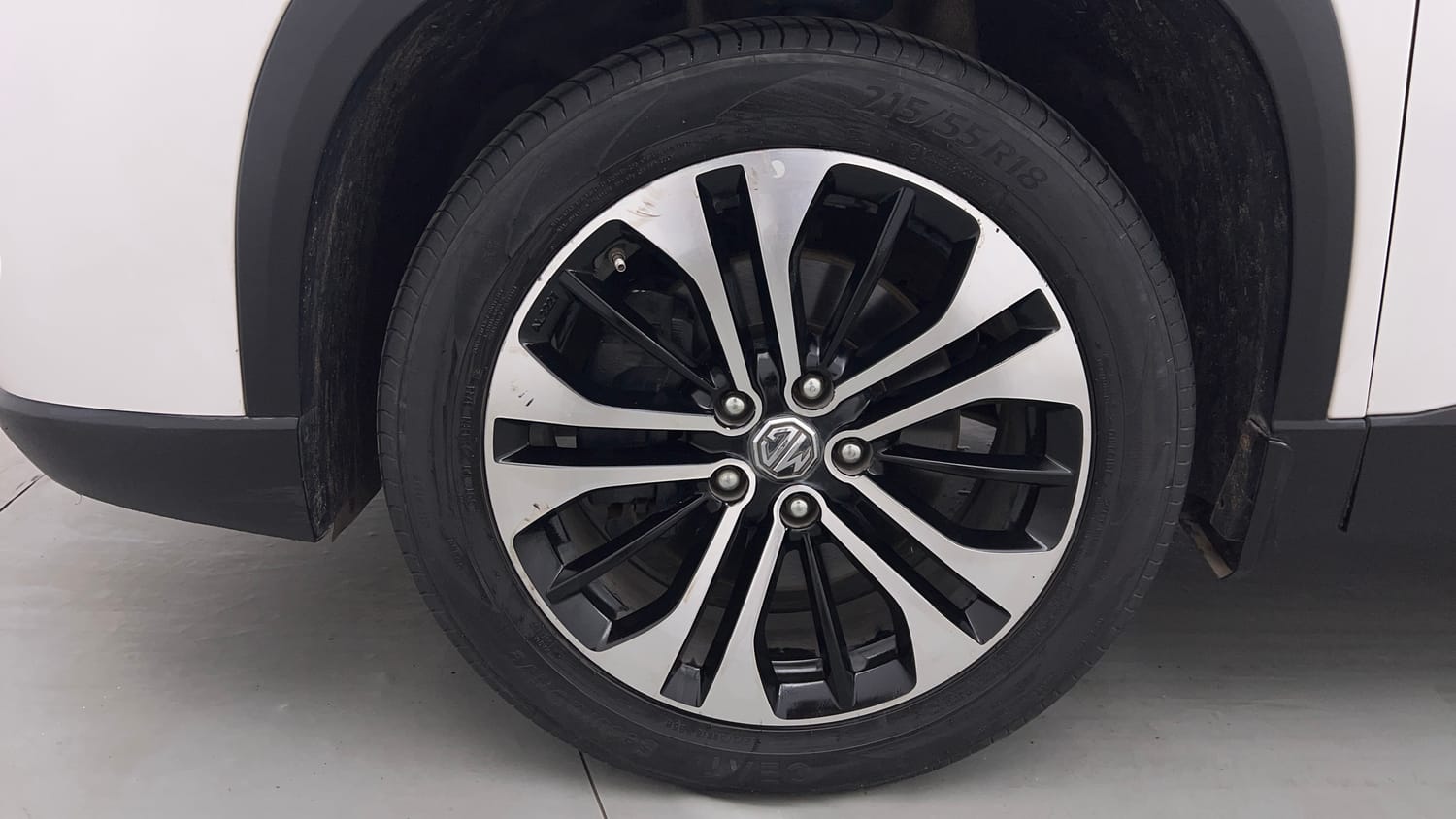 Used 2021 MG Motors Hector Plus Sharp 2.0 Diesel Turbo MT 6-STR Diesel Manual tyres LEFT FRONT TYRE RIM VIEW
