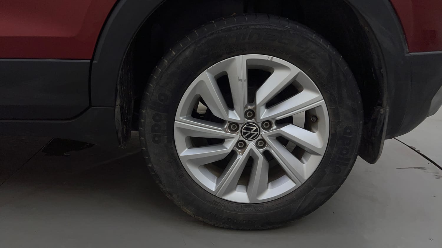 Used 2022 Volkswagen Taigun GT 1.5 TSI MT Petrol Manual tyres LEFT REAR TYRE RIM VIEW