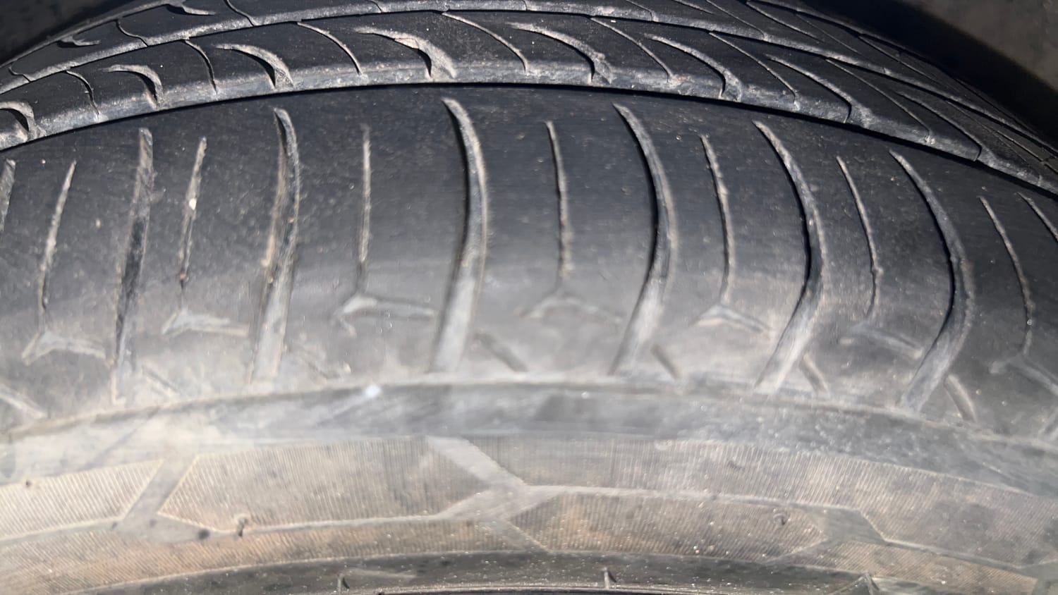 Used 2020 Tata Tiago XZA Plus Dual Tone Petrol Automatic tyres RIGHT FRONT TYRE TREAD VIEW