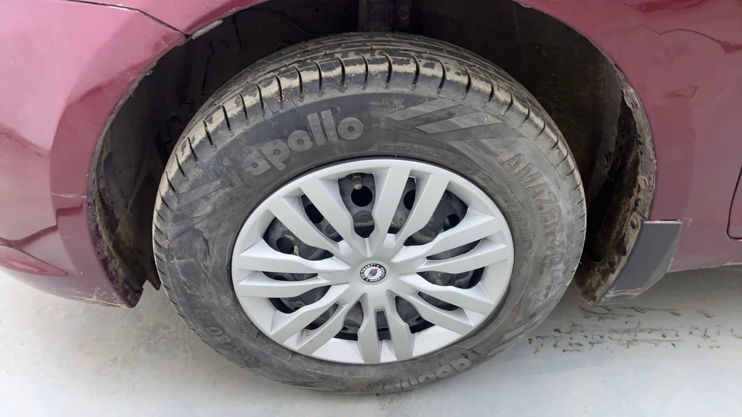 Used 2017 Maruti Suzuki Swift Dzire VDI Diesel Manual tyres LEFT FRONT TYRE RIM VIEW