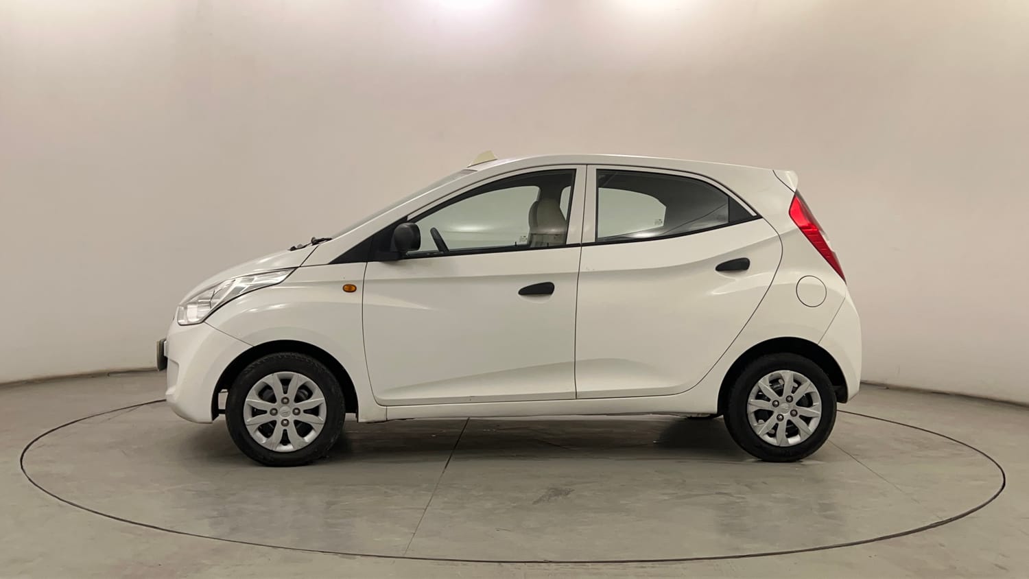 Used 2019 Hyundai Eon Magna + Petrol Manual exterior LEFT SIDE VIEW