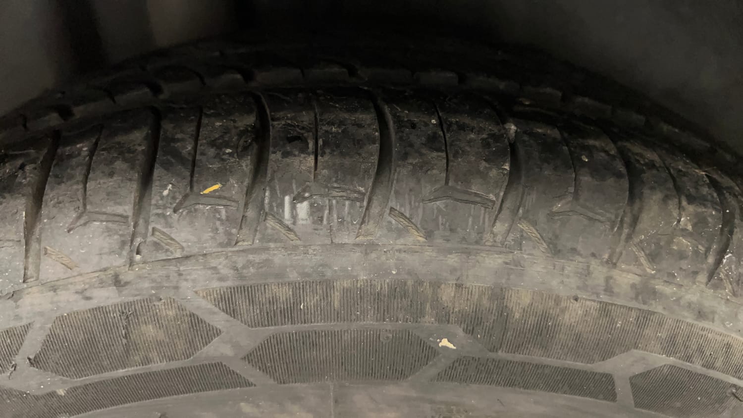 Used 2017 Ford Figo Titanium 1.2 Ti-VCT Petrol Manual tyres RIGHT REAR TYRE TREAD VIEW