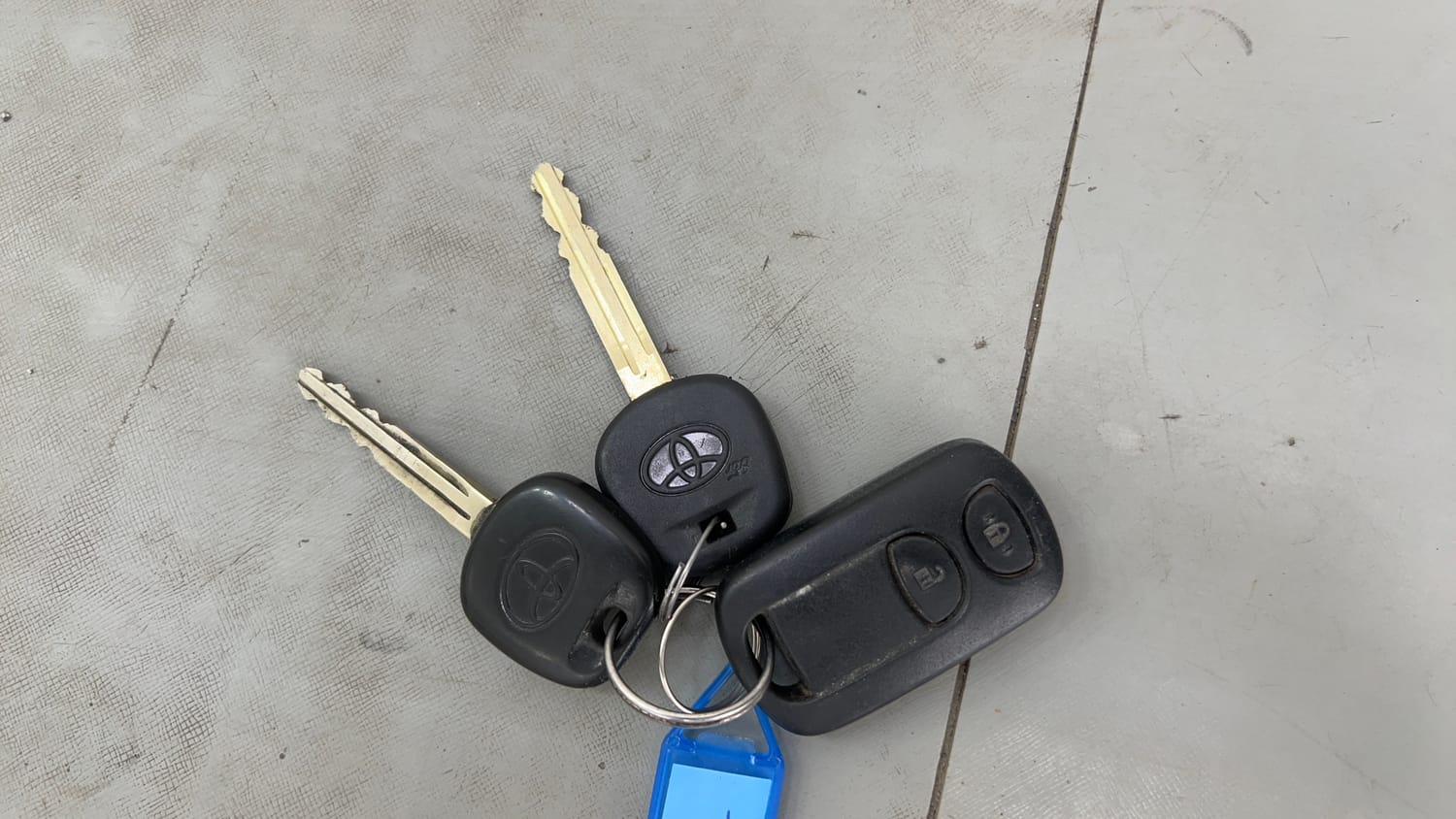 Used 2014 Toyota Etios Liva GD Diesel Manual extra CAR KEY VIEW