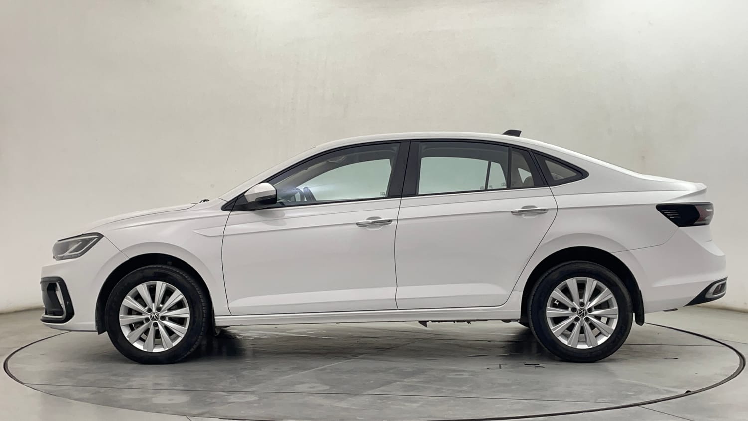 Used 2023 Volkswagen Virtus Highline 1.0 TSI MT Petrol Manual exterior LEFT SIDE VIEW