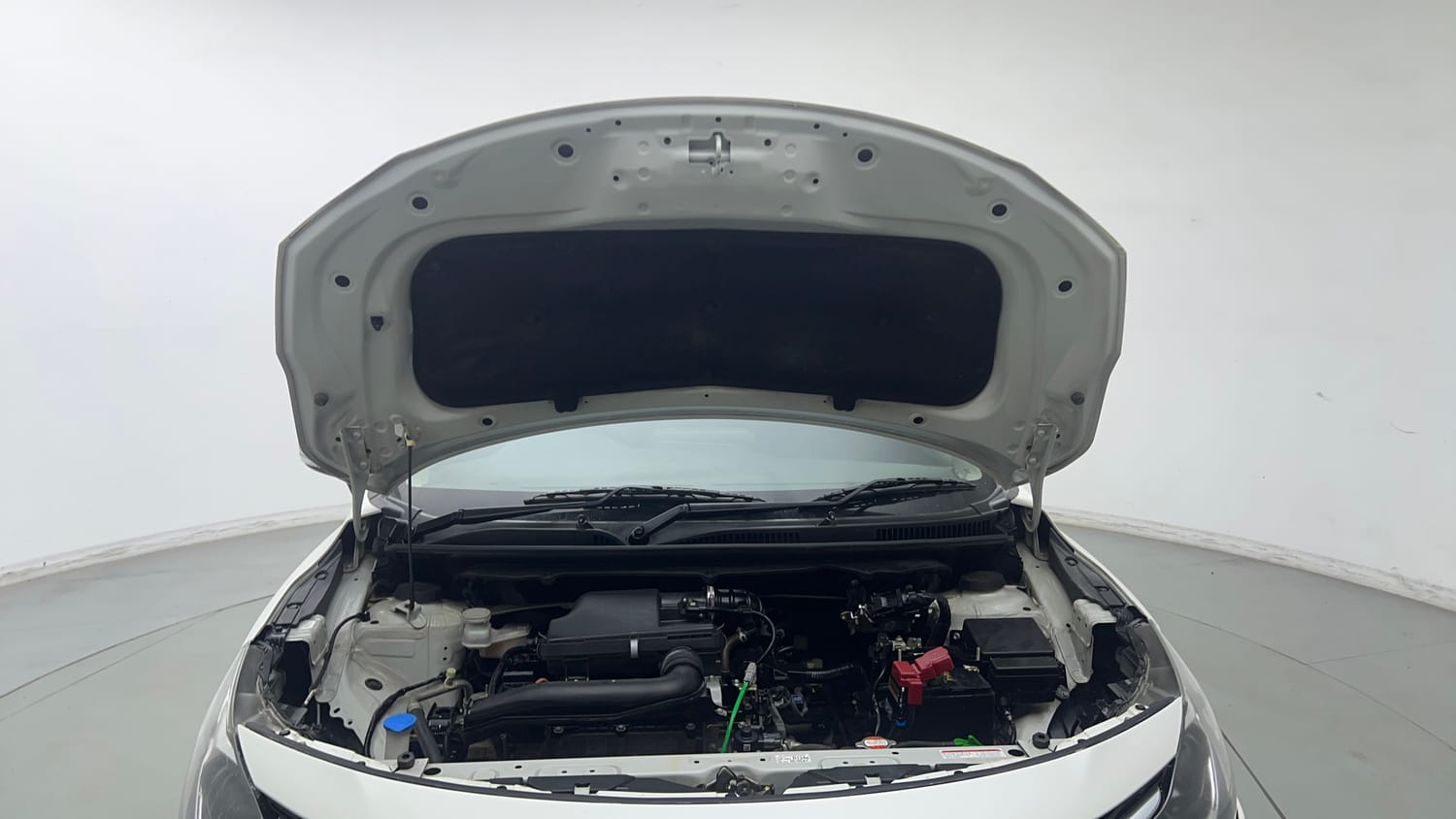 Used 2022 Maruti Suzuki Baleno Delta MT Petrol Manual engine ENGINE & BONNET OPEN FRONT VIEW