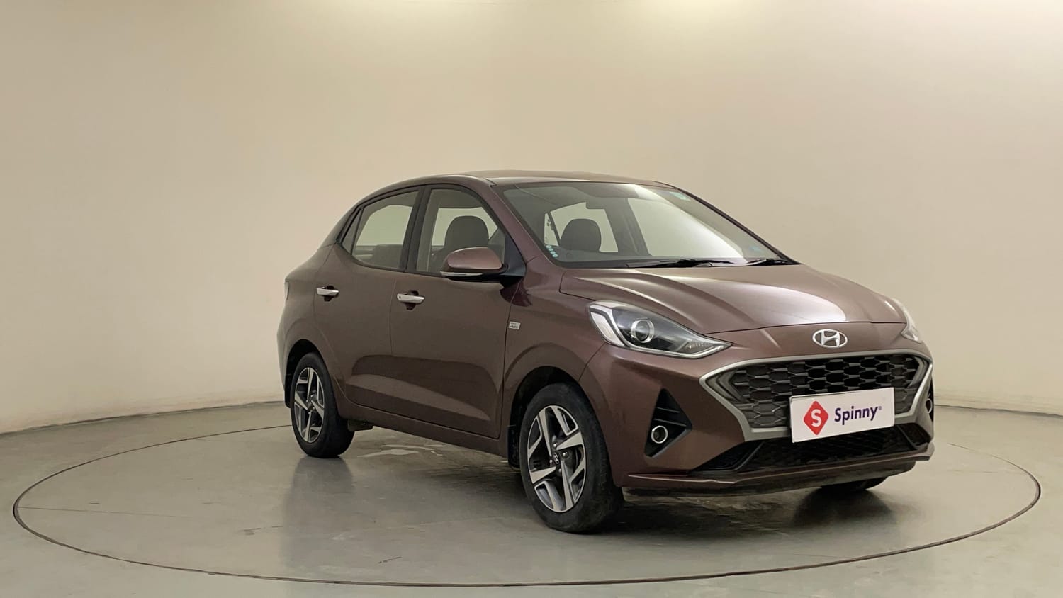 Used 2020 Hyundai Aura SX Plus 1.2 AMT Petrol Petrol Automatic exterior RIGHT FRONT CORNER VIEW