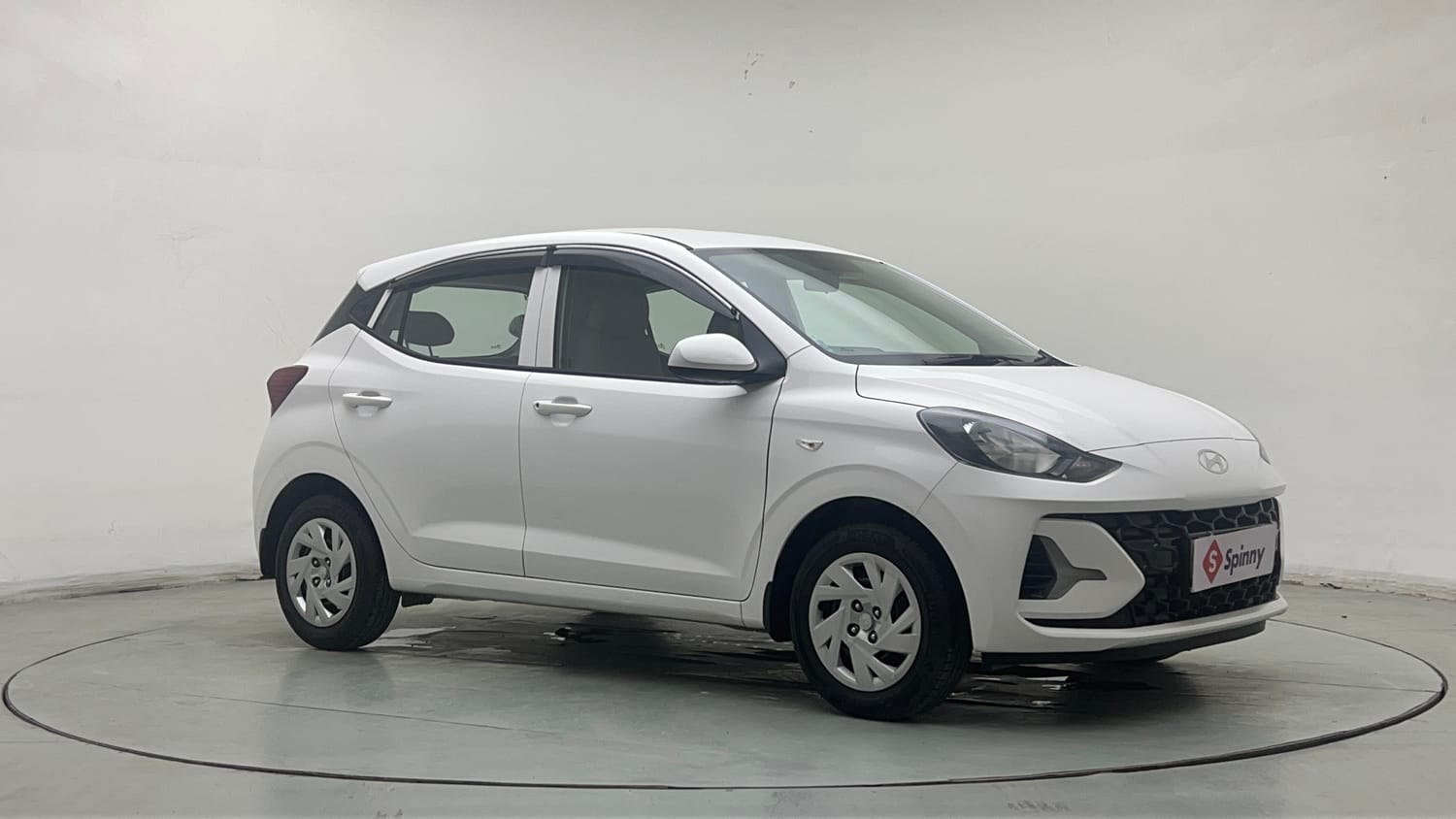 Used 2026 Hyundai Grand i10 Nios Magna 1.2 Kappa Petrol Manual exterior RIGHT FRONT CORNER VIEW
