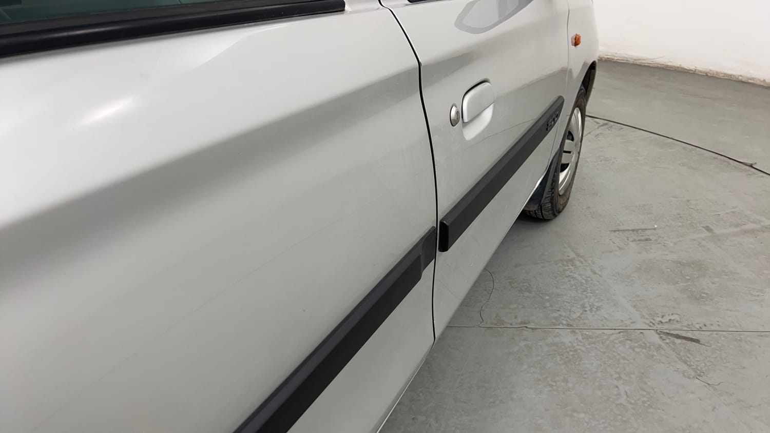 Used 2023 Maruti Suzuki Alto 800 VXi Petrol Manual dents MINOR DENT