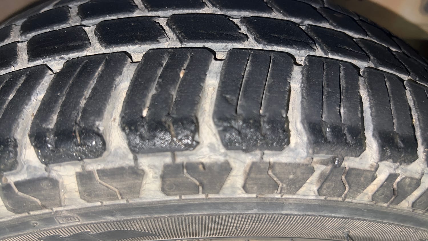 Used 2018 Hyundai Eon Era + Petrol Manual tyres RIGHT FRONT TYRE TREAD VIEW