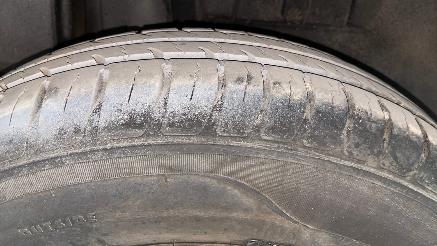 Used 2018 Maruti Suzuki Dzire VXi AMT Petrol Automatic tyres RIGHT REAR TYRE TREAD VIEW