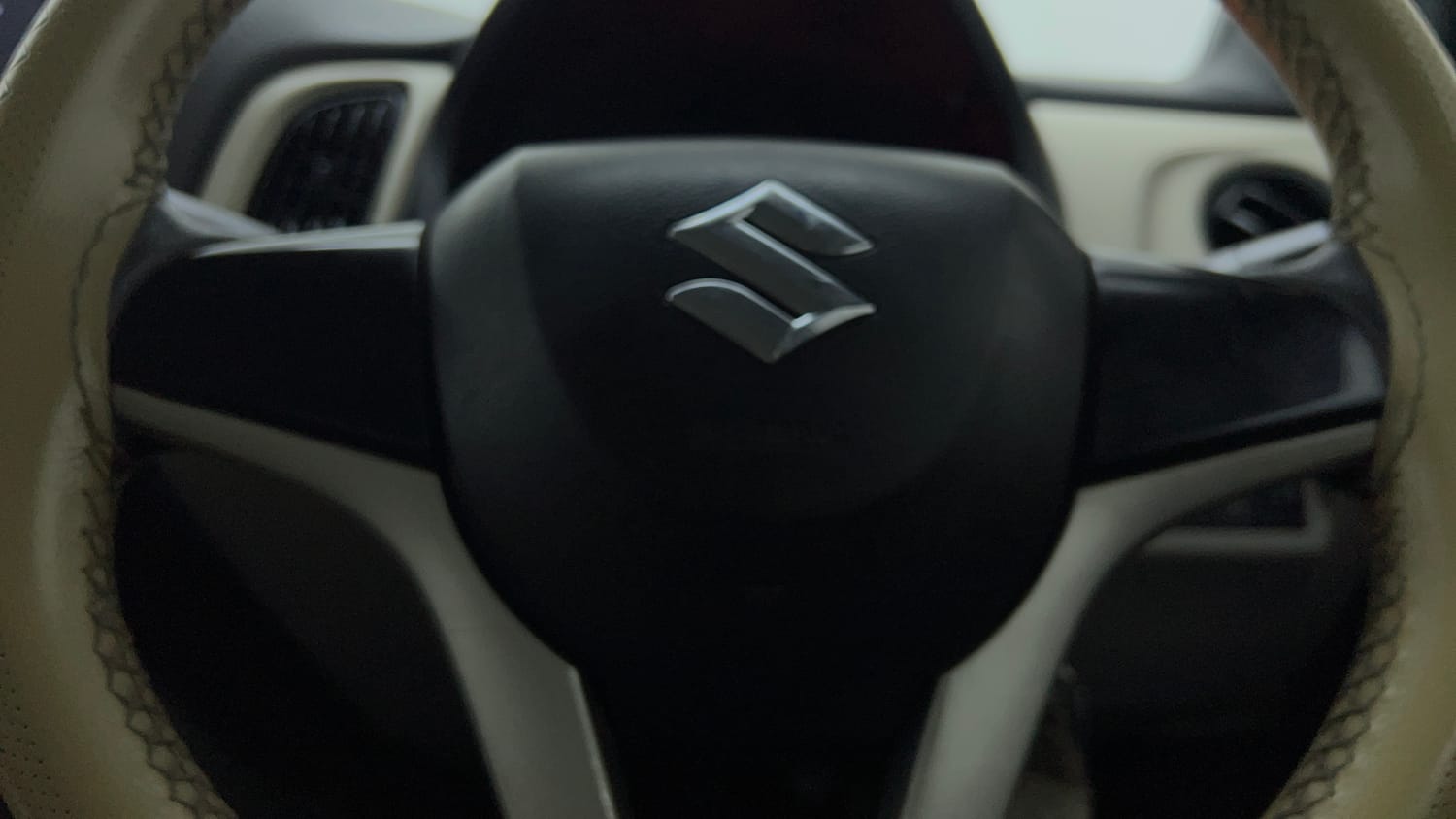 Used 2023 Maruti Suzuki Wagon R VXI 1.0 Petrol Manual top_features Airbags